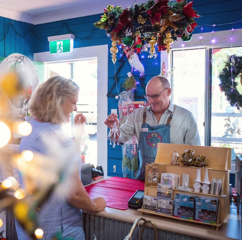 Jenny and Grant from Tiaro Christmas Cottage